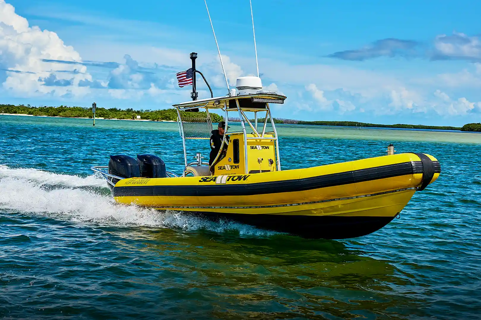 yellow sea tow boat underway